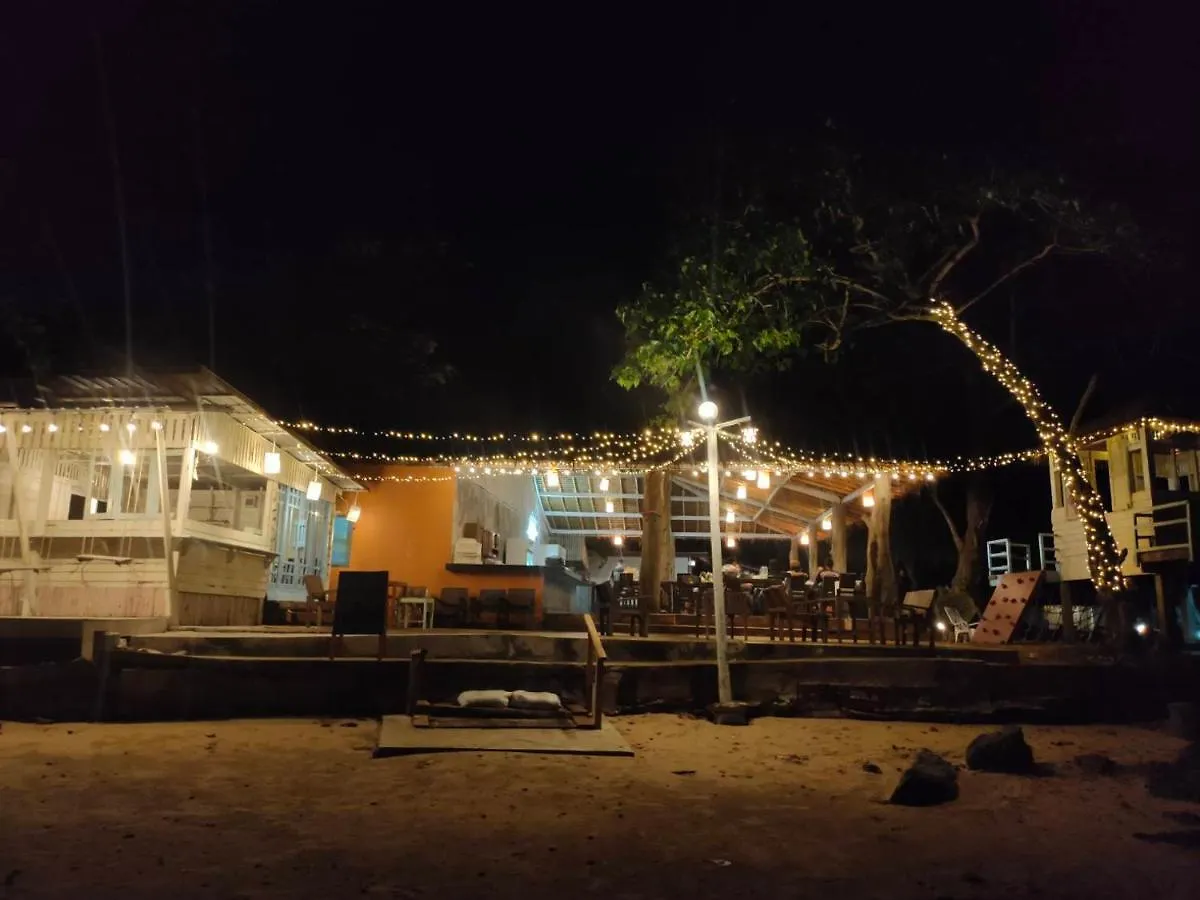 Banana Beach Resort Ko Lanta 3*,